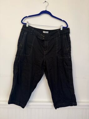 Avenue Black Cargo Capri Pants with Contrast Stitching
